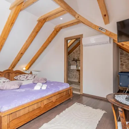 Cozy In Vinjani Donji With Wi-fi Topici