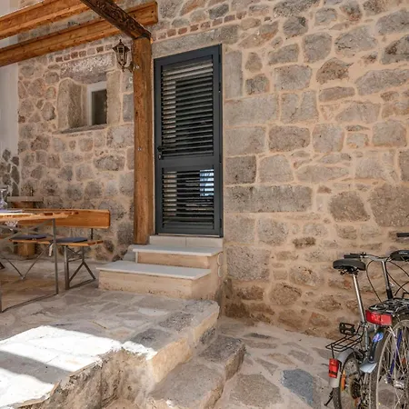 Vakantiehuis Cozy In Vinjani Donji With Wi-fi Topici
