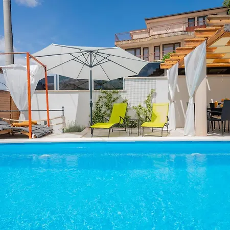 Vakantiehuis Cozy In Vinjani Donji With Wi-fi